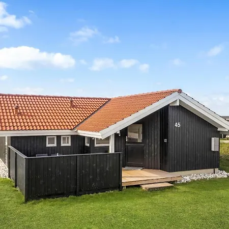 3 Bedroom Stunning In Prázdninový dům Thisted